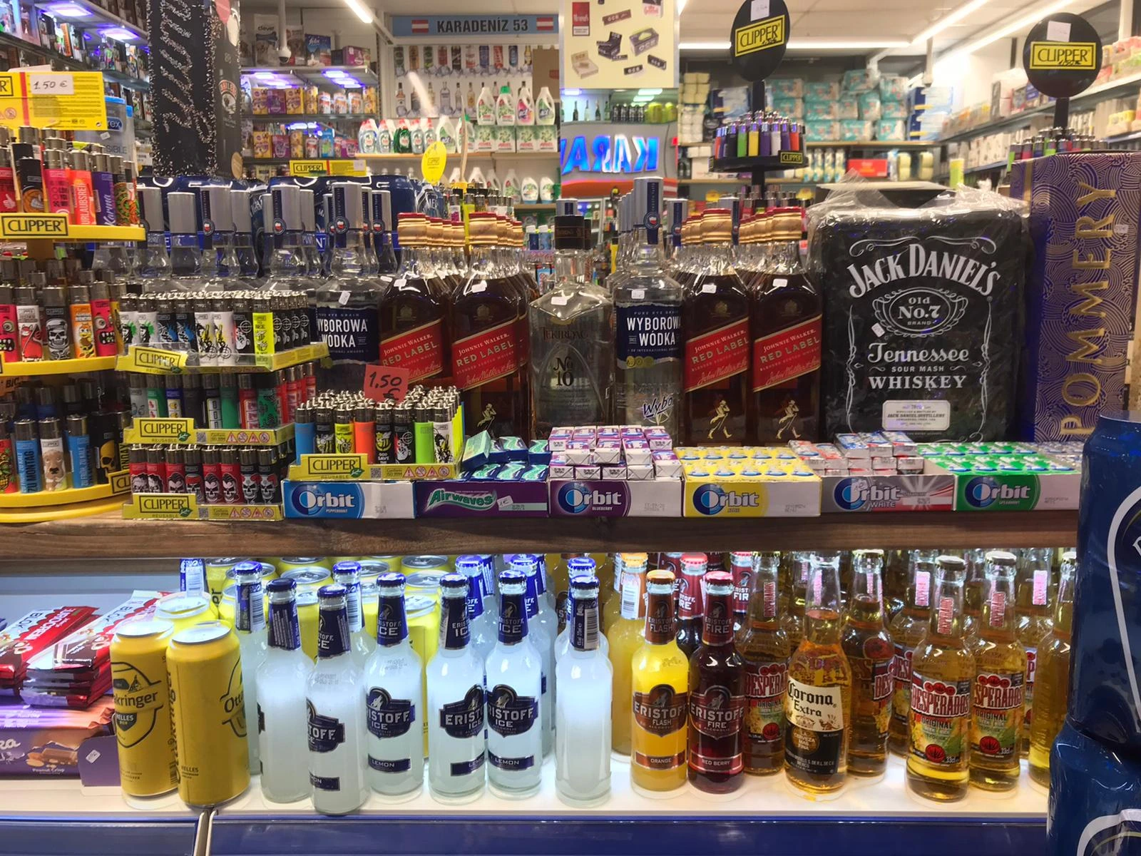 Blick in den U3 Getränke Shop, Bild 2