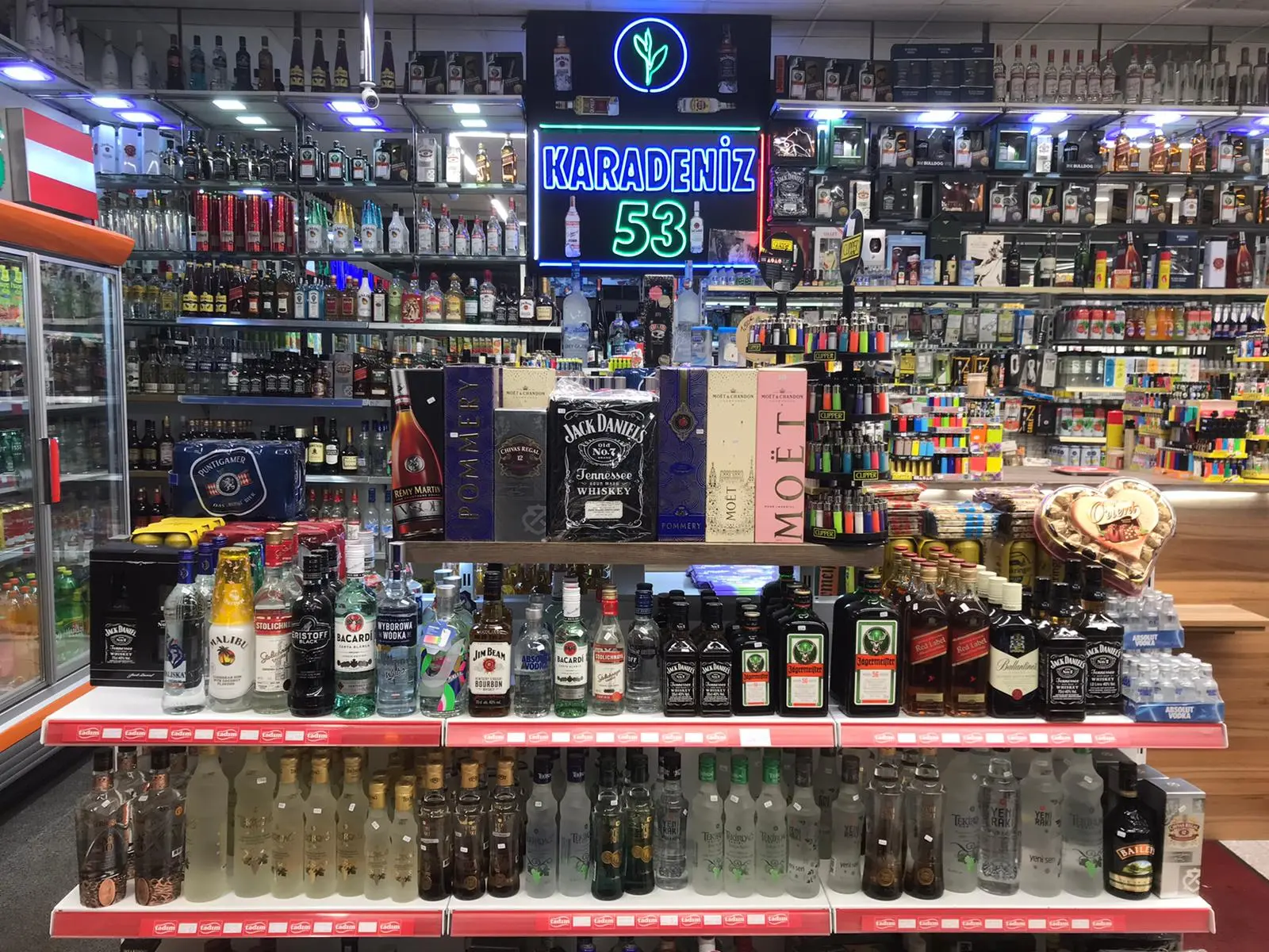 Blick in den U3 Getränke Shop, Bild 5